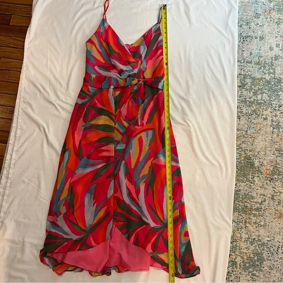 Vince Camuto Pink Tropical Print Wrap Midi Beach Vacation Wedding Event Dress - Picture 4 of 13